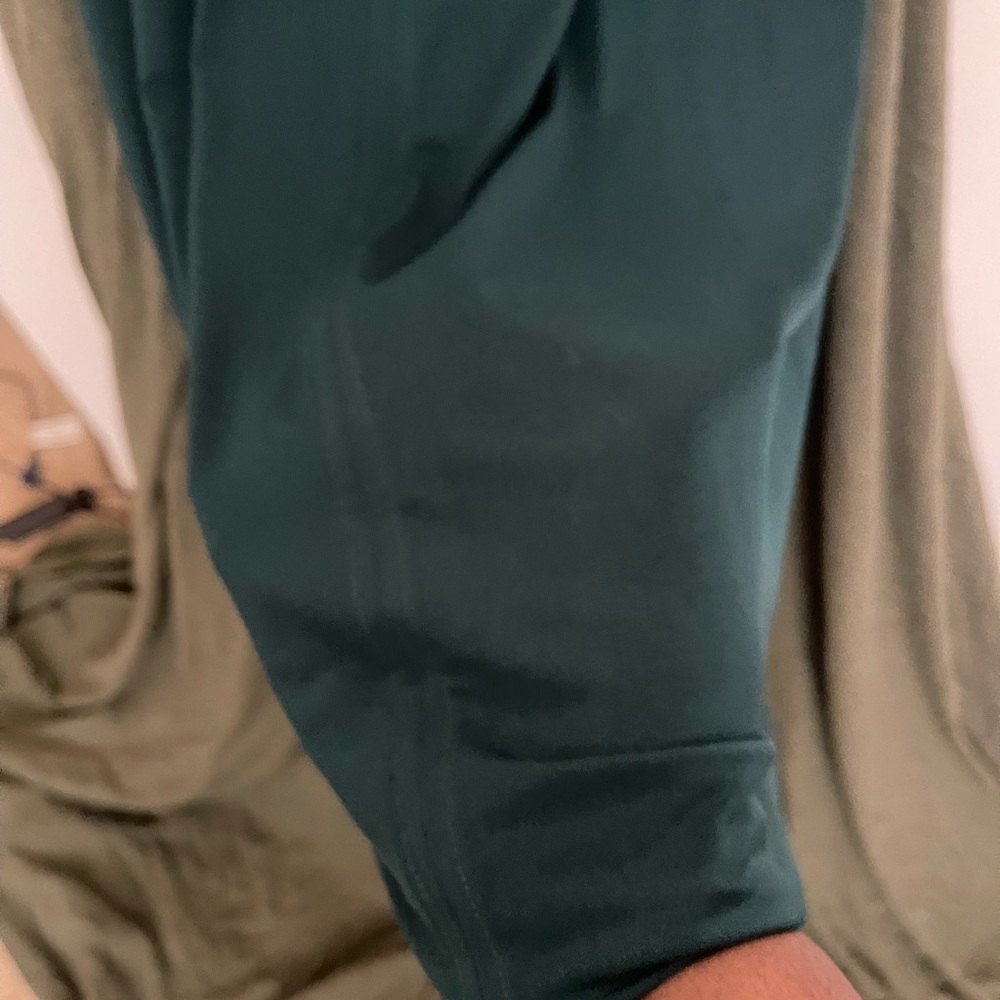 Green Signature Collection Top - Picture 4 of 9